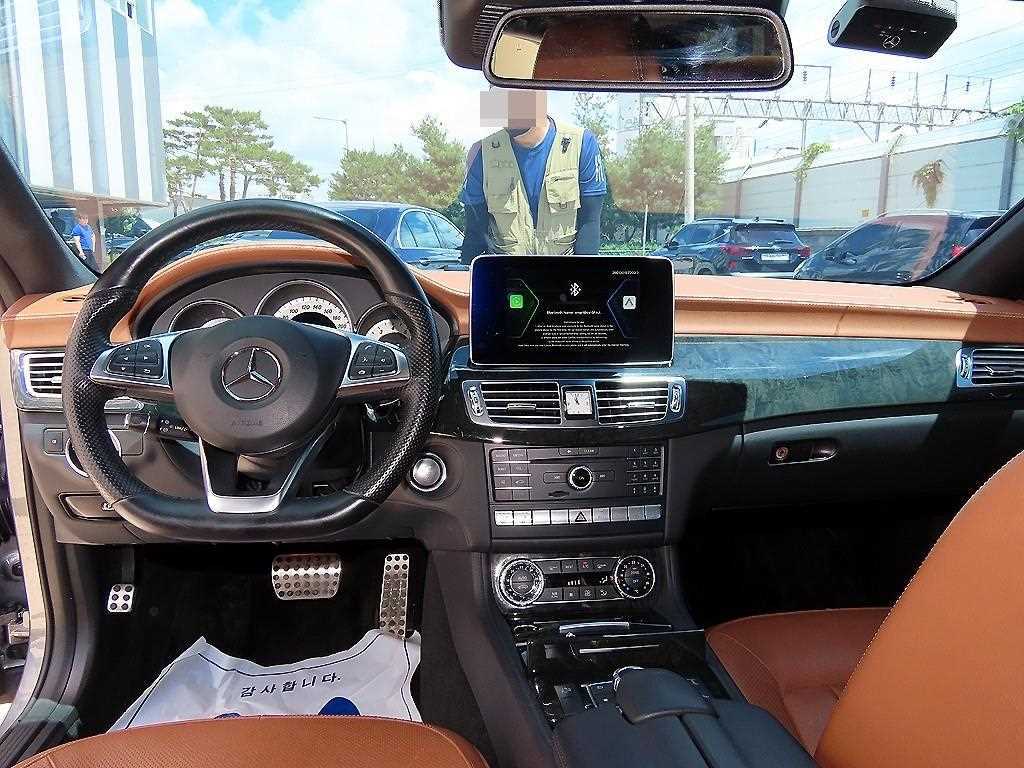 Mercedes Benz CLS Class - Vista 7