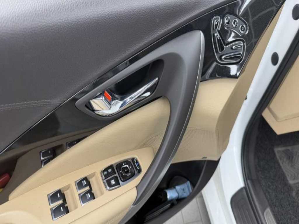 HYUNDAI Grandeur - Vista 6