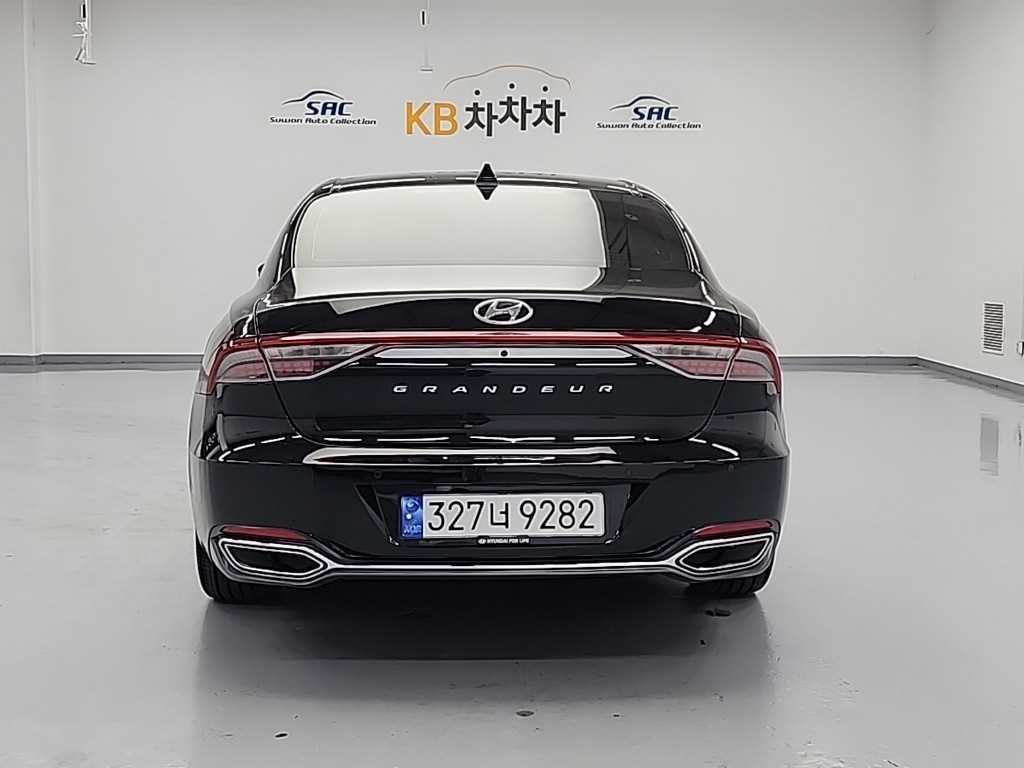 HYUNDAI Grandeur - Vista 3