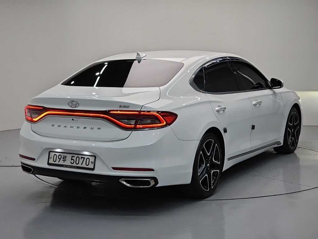 HYUNDAI Grandeur - Vista 4