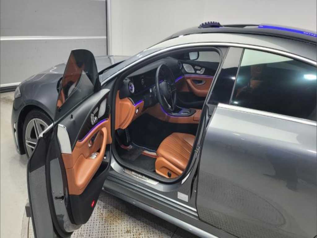 Mercedes Benz CLS Class - Vista 7