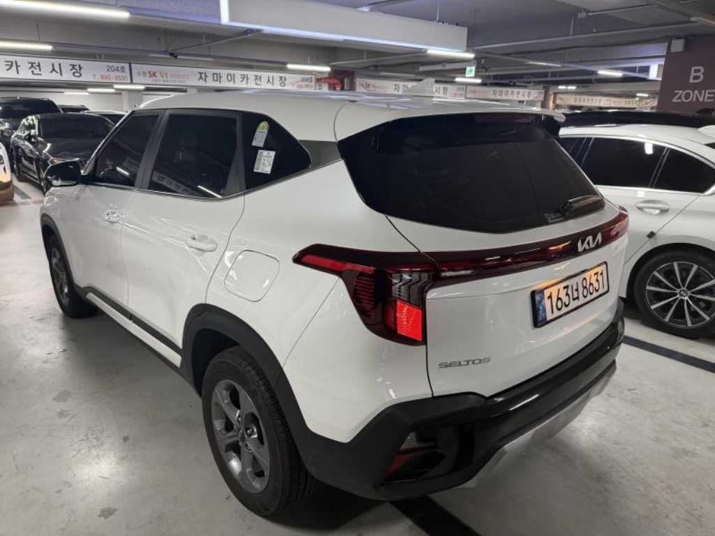 KIA Seltos - Vista 3