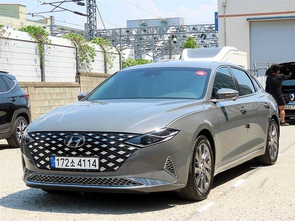 HYUNDAI Grandeur - Vista 3