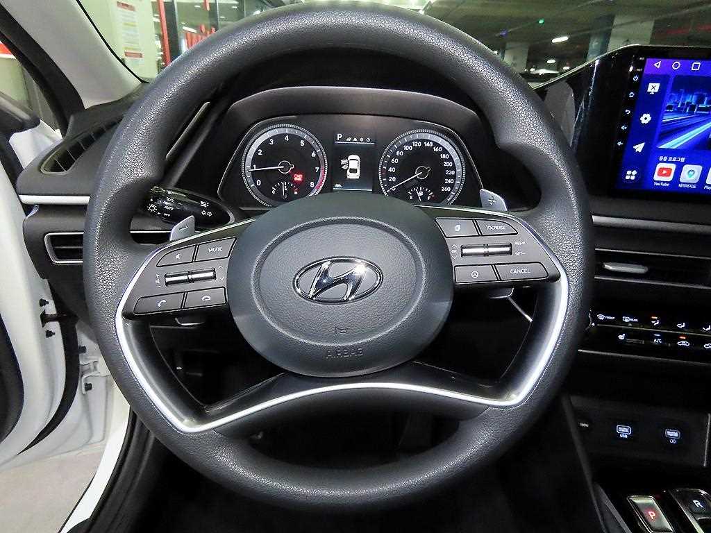 HYUNDAI Sonata - Vista 8