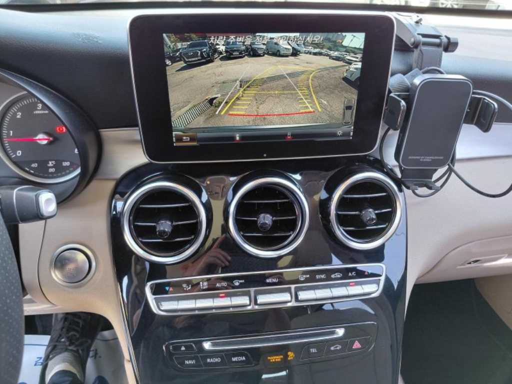 Mercedes Benz GLC Class - Vista 9