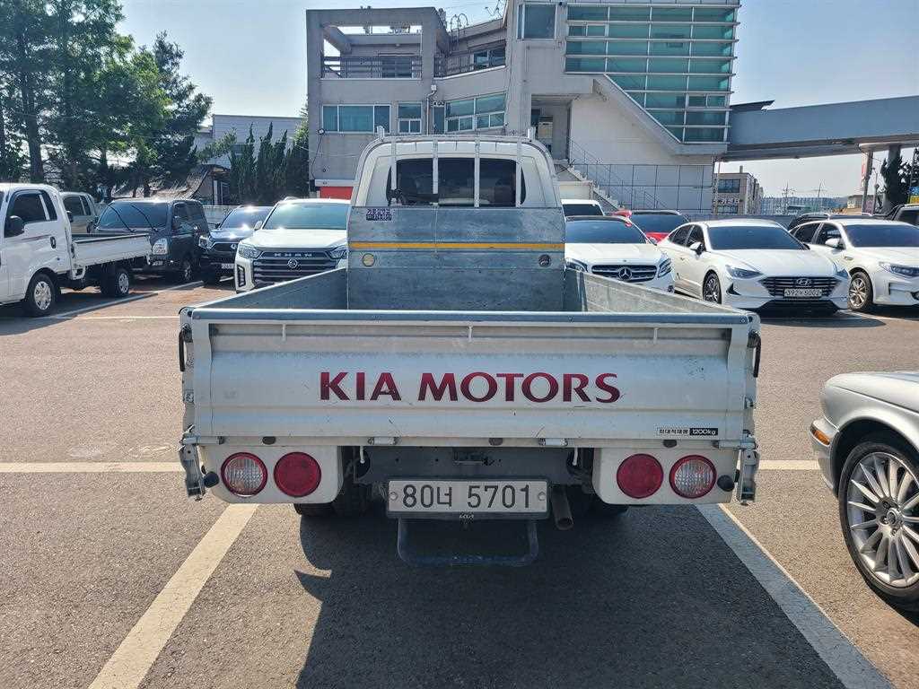 Small Truck Cargo (small) - Vista 3