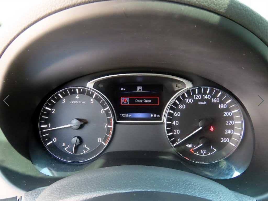 Nissan Altima - Vista 9