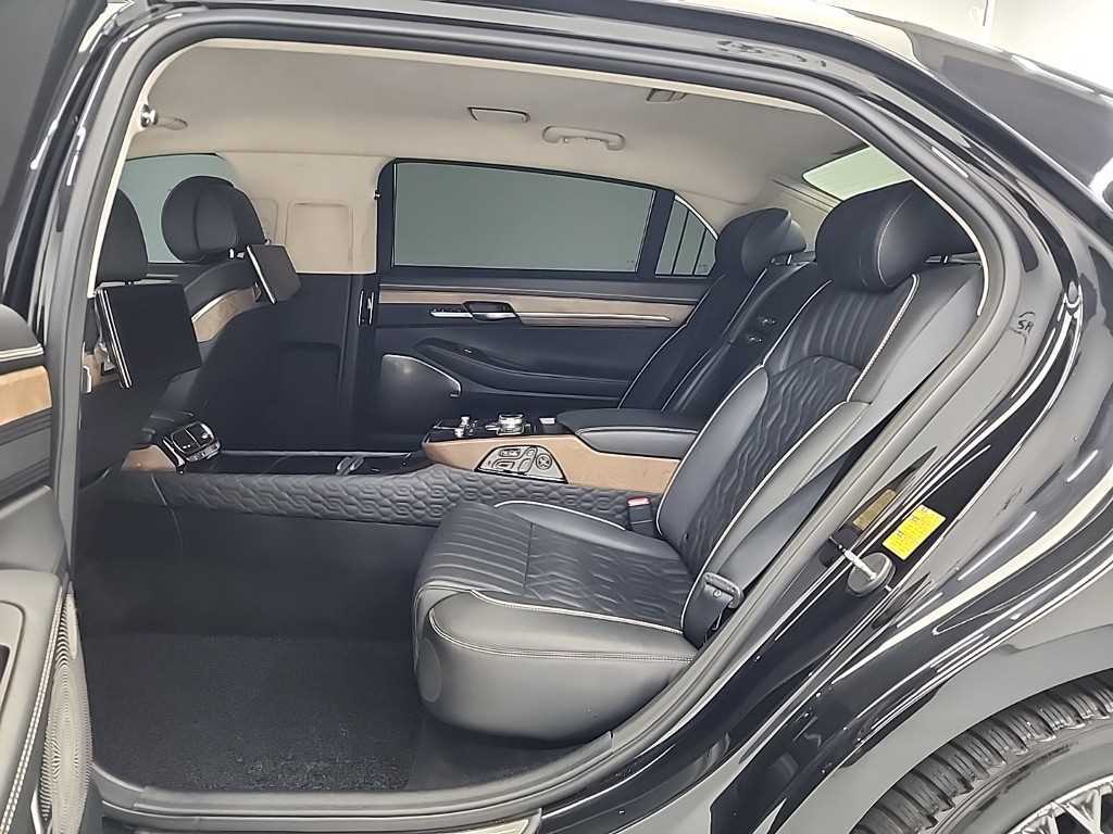 Genesis G90 - Vista 12