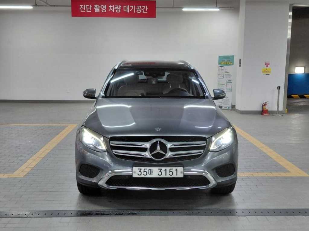 Mercedes Benz GLC Class - Vista 3