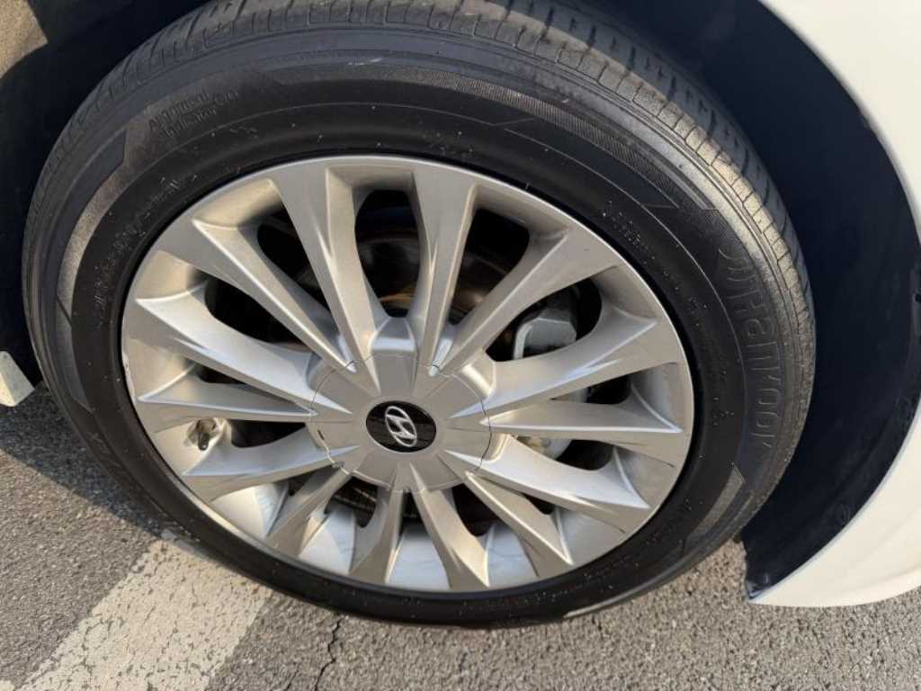 HYUNDAI Sonata - Vista 5