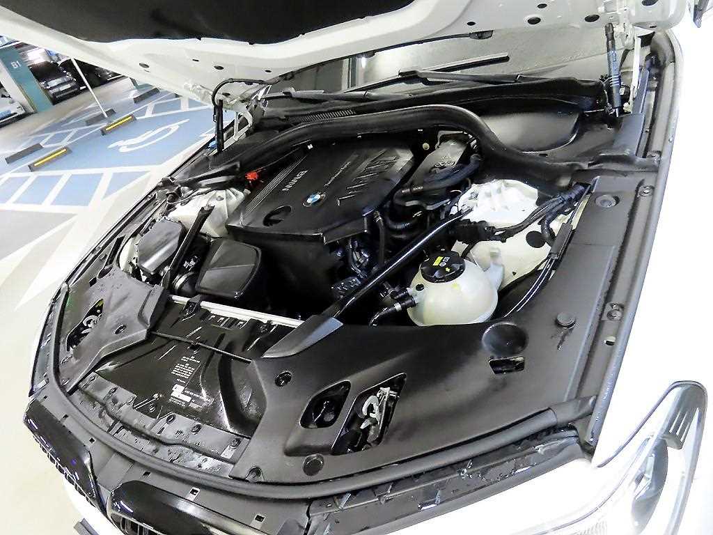 BMW 5 Series 2018 Blanco - Importación desde Corea - HF Imports Iquique - Foto 19