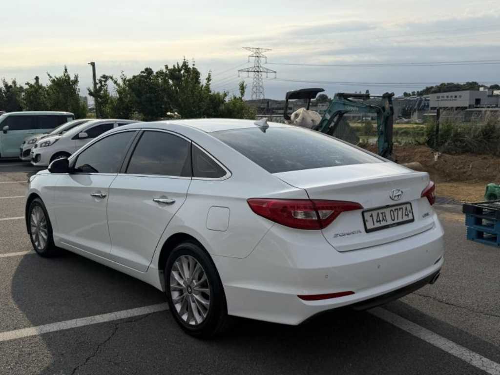 HYUNDAI Sonata - Vista 2