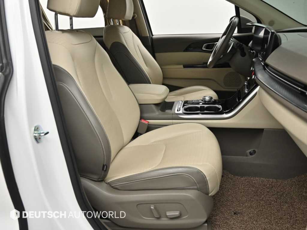 KIA Carnival - Vista 10