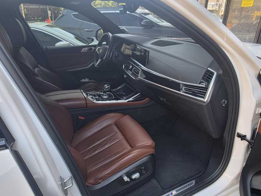 BMW X7 - Vista 10