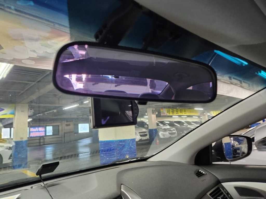 HYUNDAI Avante - Vista 4