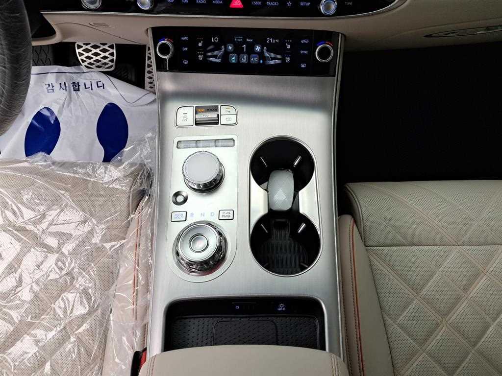 Genesis GV70 - Vista 10