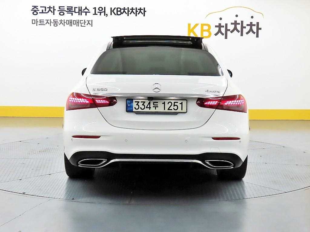 Mercedes Benz E class - Vista 3