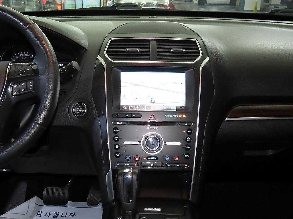Ford Explorer - Vista 11