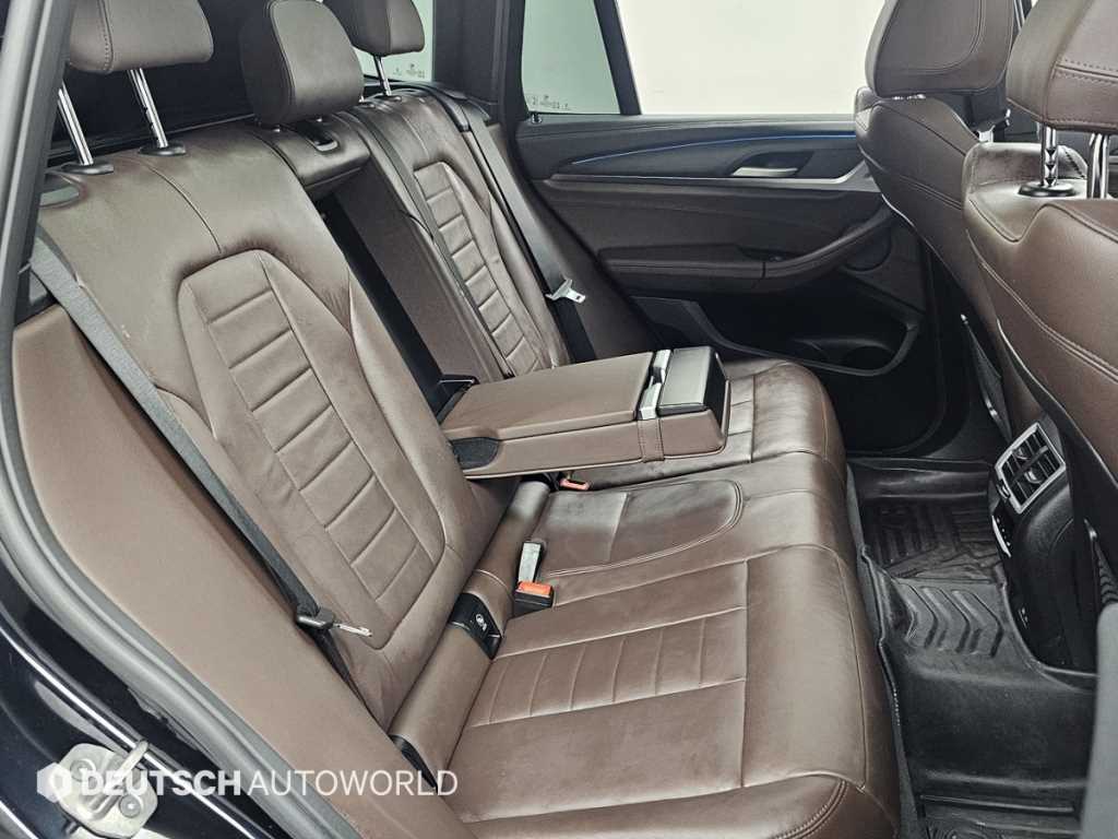 BMW iX3 - Vista 12