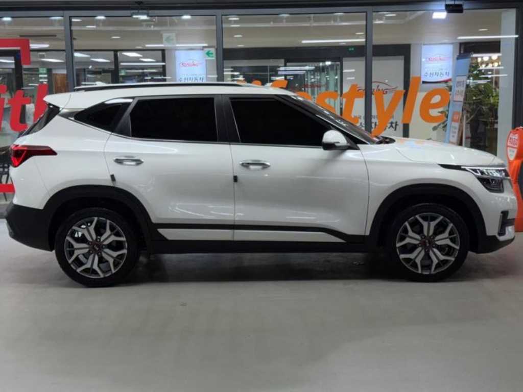 KIA Seltos - Vista 3