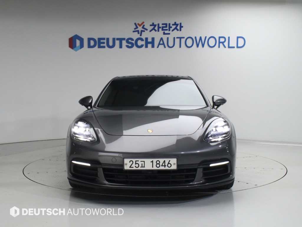 Porsche Panamera - Vista 3