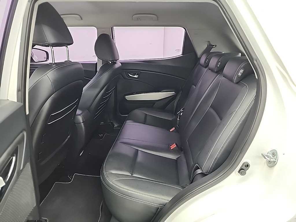 Ssangyong Tivoli - Vista 12