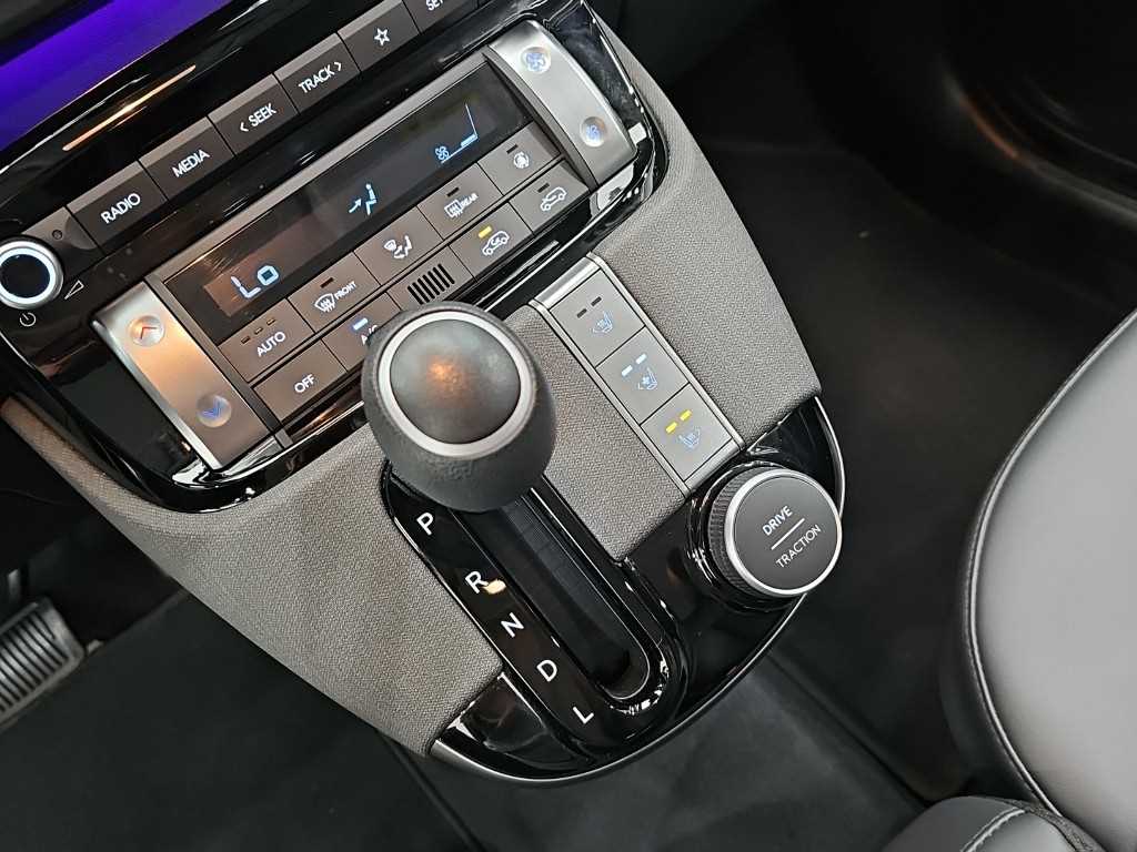 HYUNDAI Casper - Vista 8