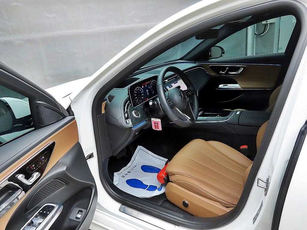 Mercedes Benz E class - Vista 5