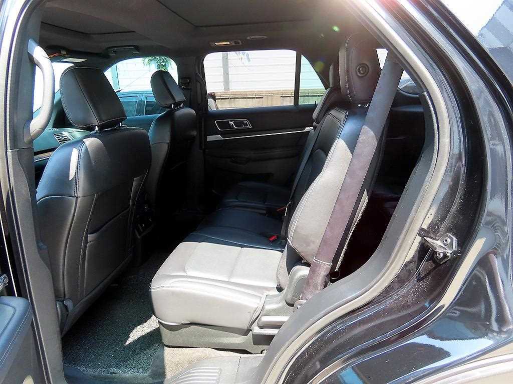 Ford Explorer - Vista 6