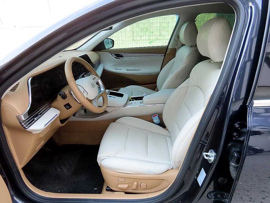 HYUNDAI Grandeur - Vista 6