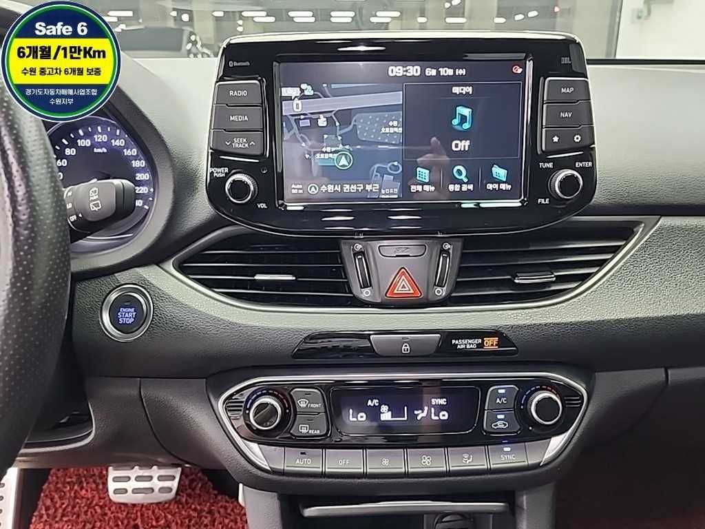 HYUNDAI i30 - Vista 10