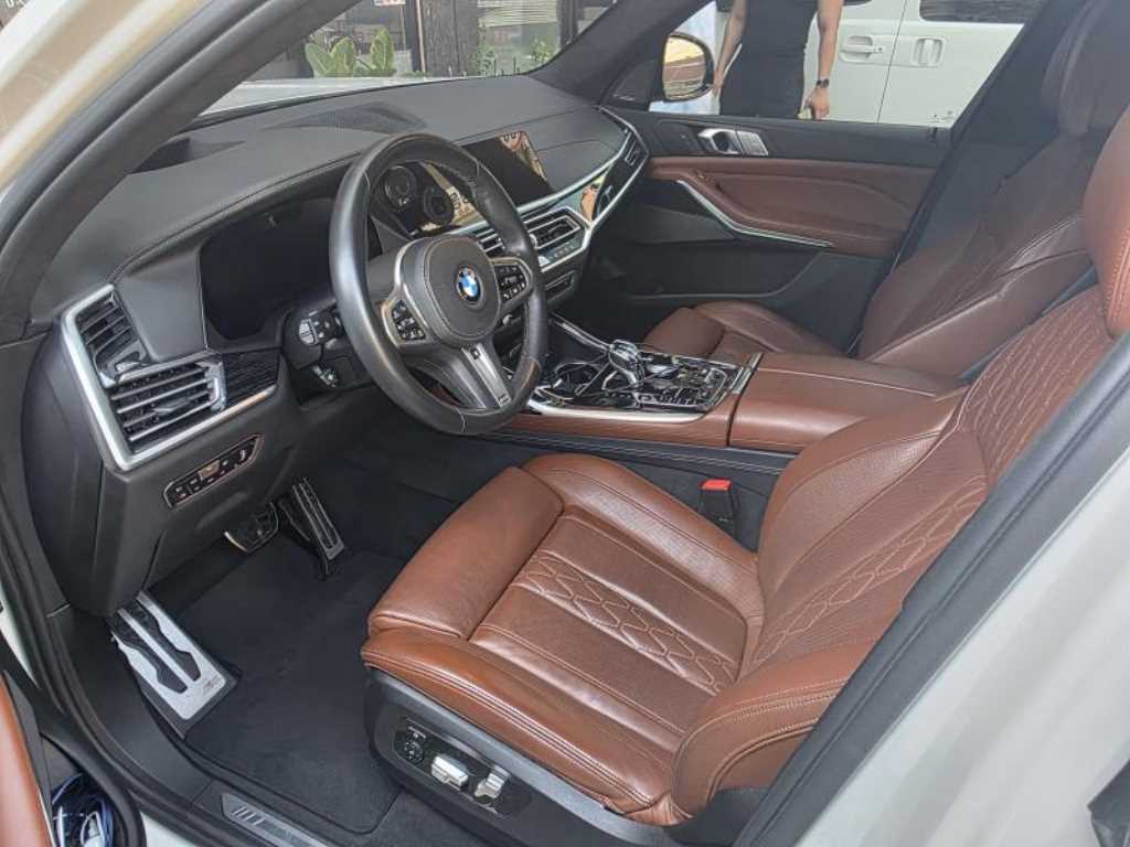 BMW X7 - Vista 5