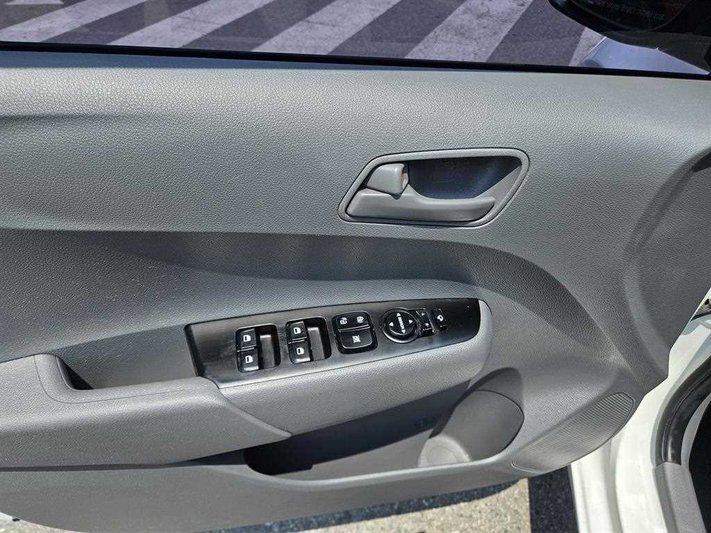 KIA Morning - Vista 11