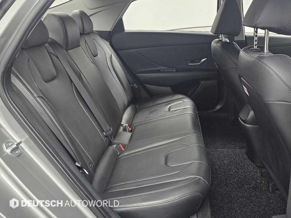 HYUNDAI Avante - Vista 12