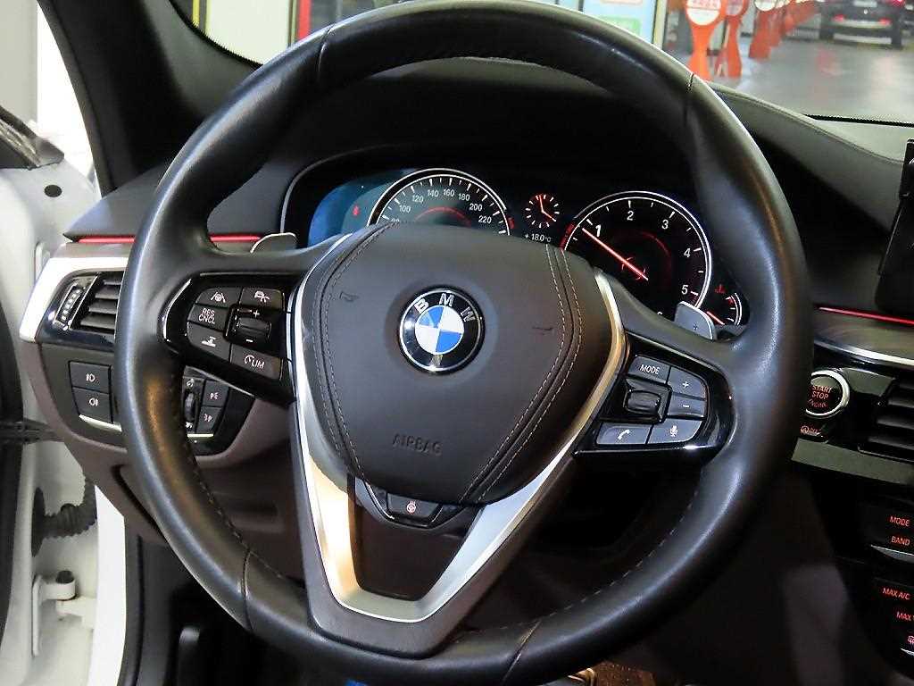 BMW 5 Series - Vista 8