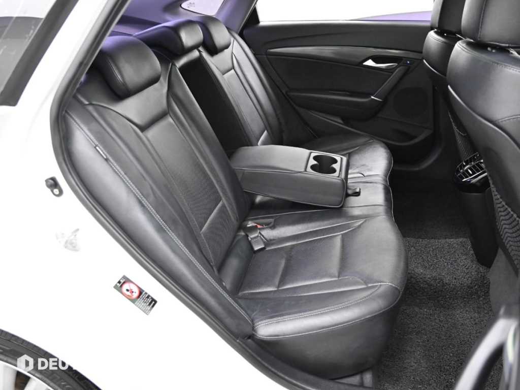 HYUNDAI i40 - Vista 12