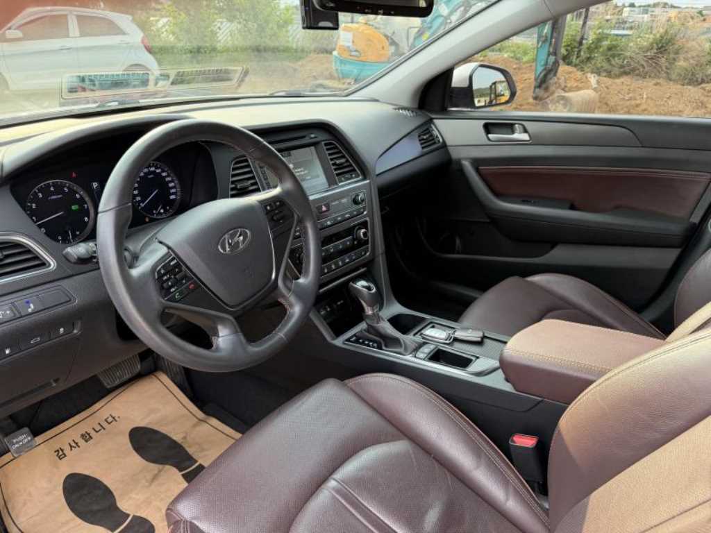 HYUNDAI Sonata - Vista 10