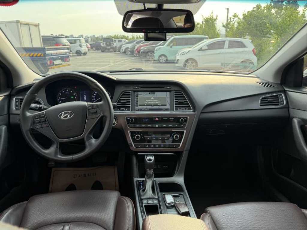 HYUNDAI Sonata - Vista 9