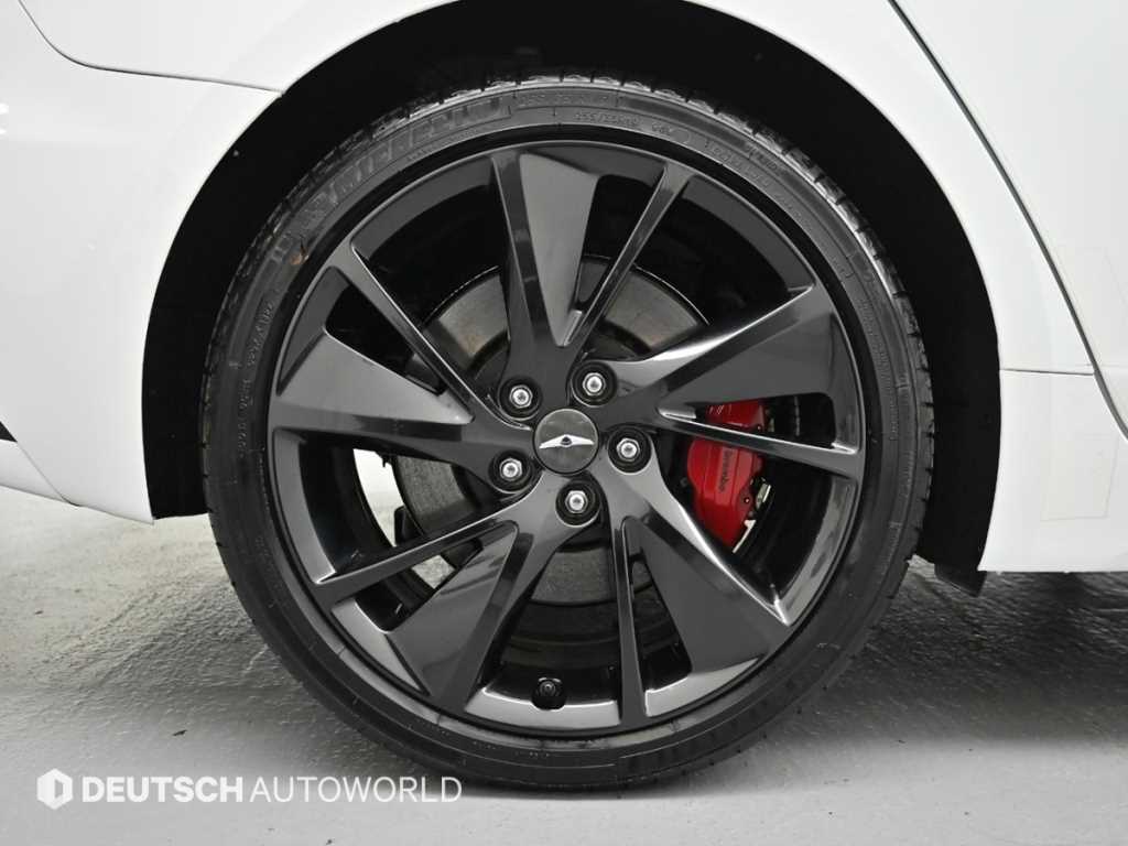 Genesis G70 - Vista 5