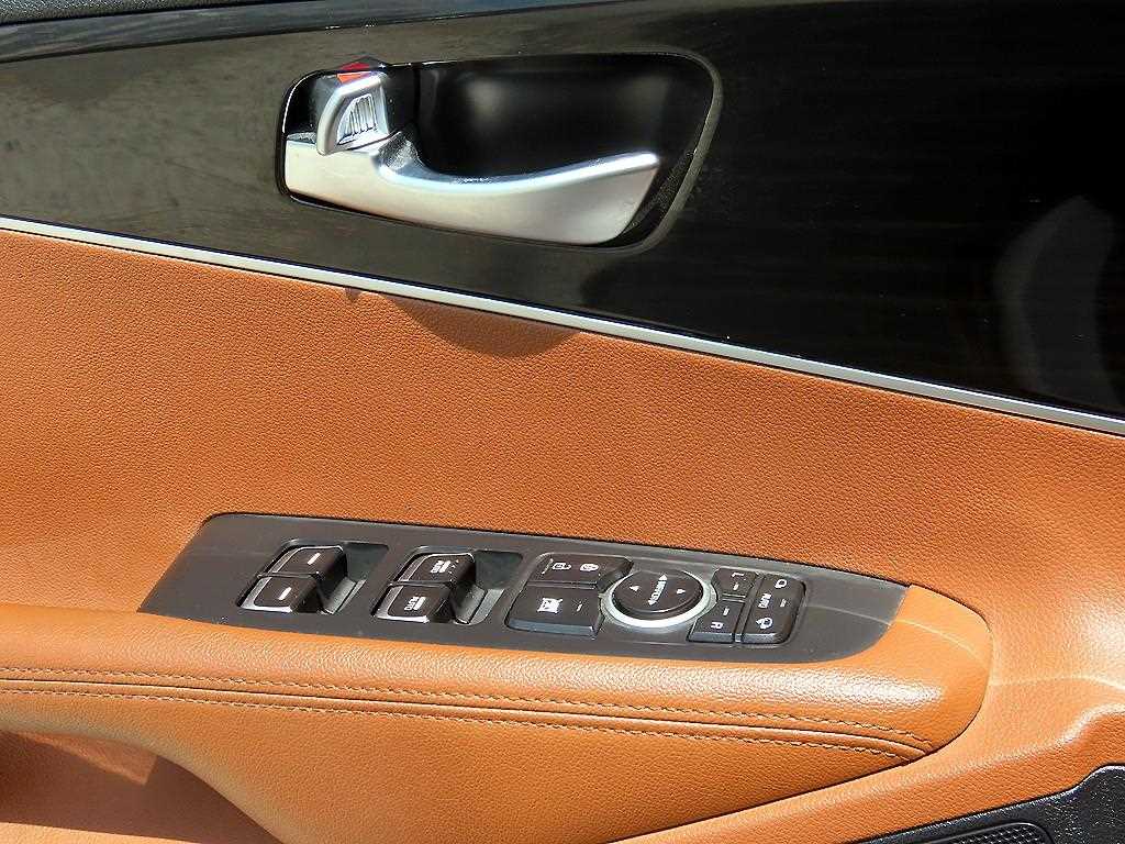 KIA Sorento - Vista 11