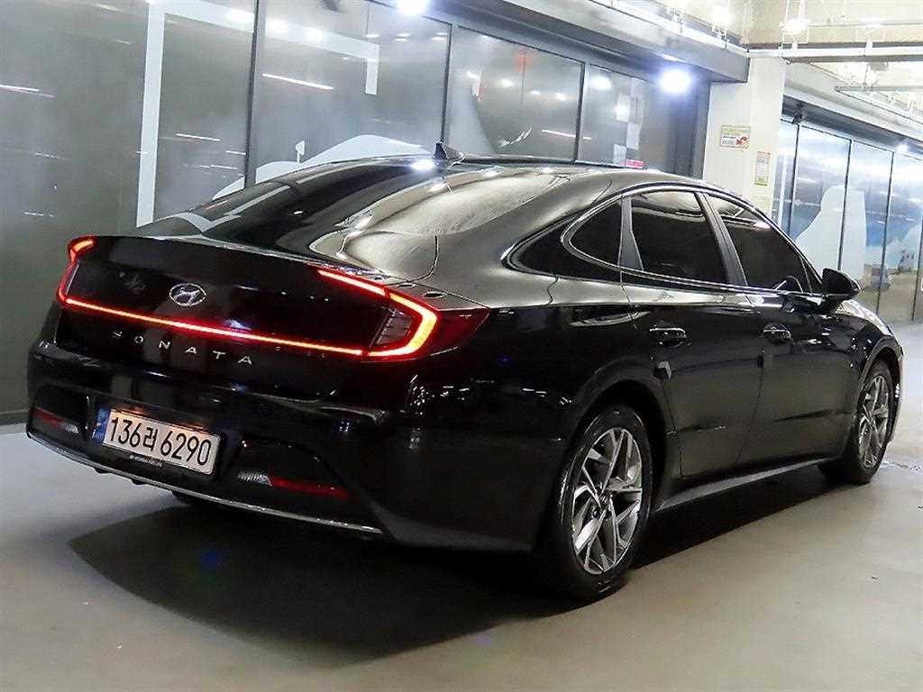HYUNDAI Sonata - Vista 6