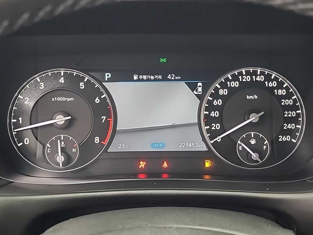 Genesis G90 - Vista 6