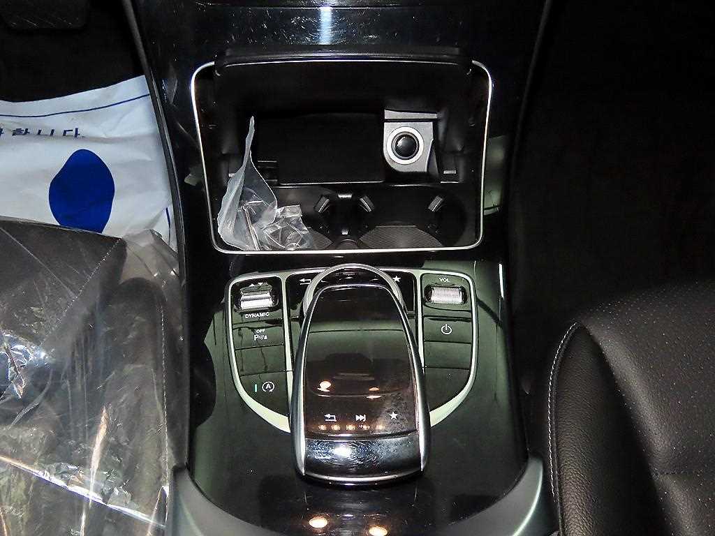 Mercedes Benz C Class 2017 Blanco - Importación desde Corea - HF Imports Iquique - Foto 13