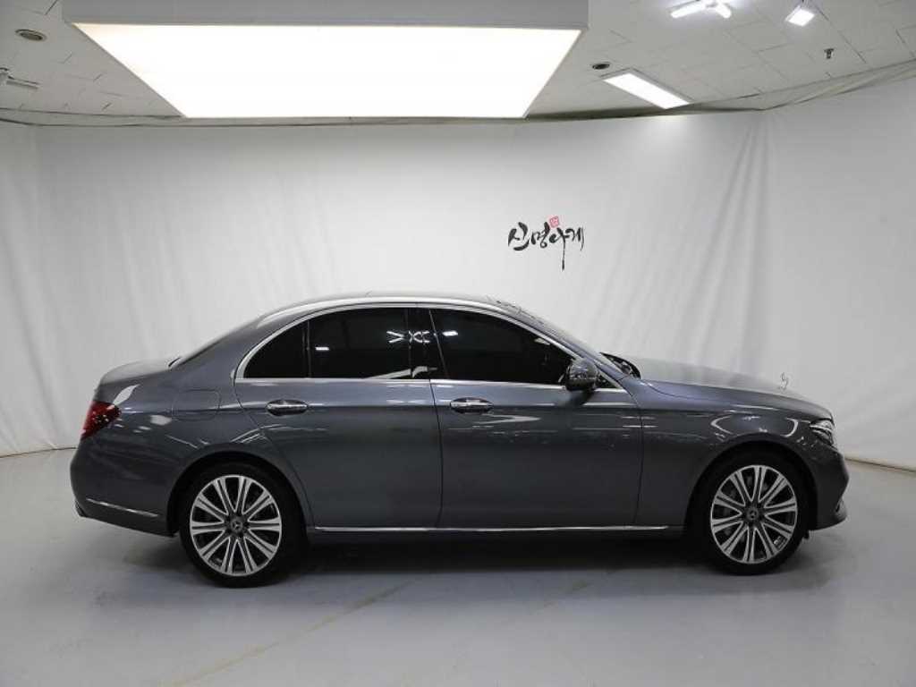 Mercedes Benz E class - Vista 3