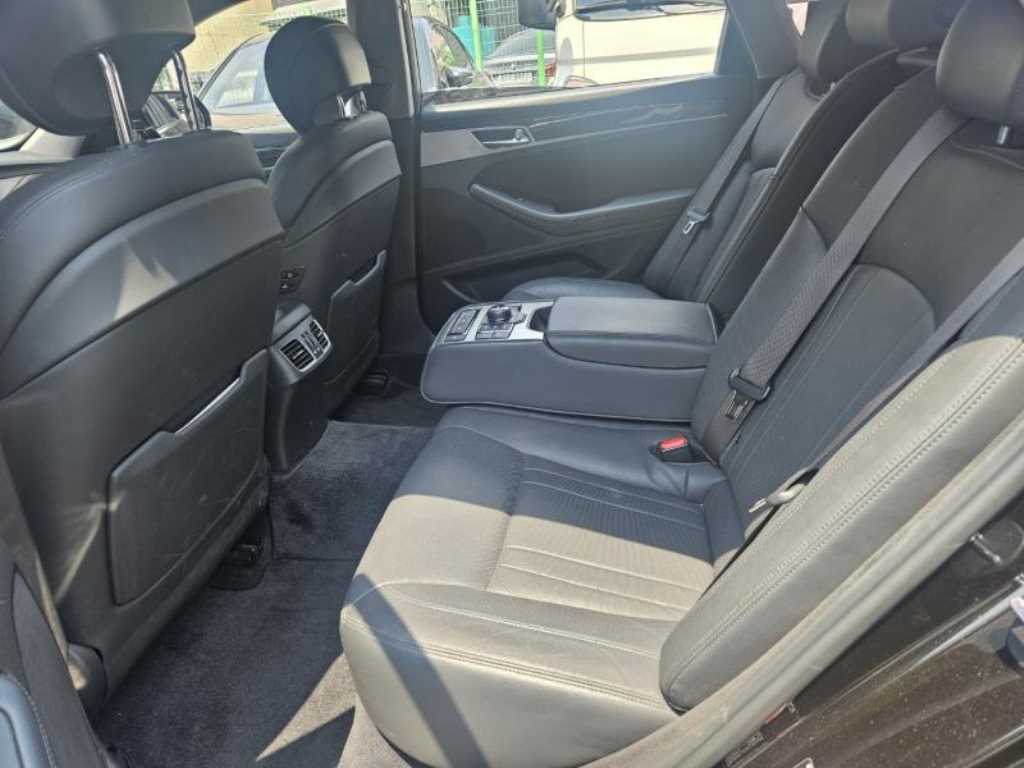 Genesis G80 - Vista 7
