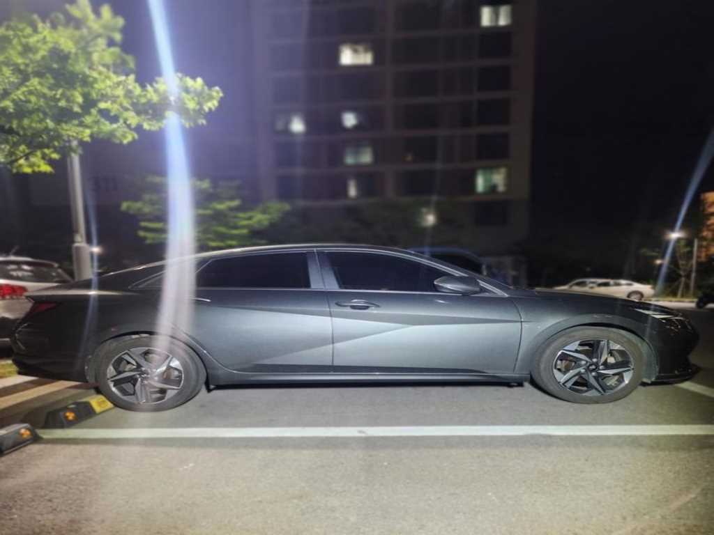 HYUNDAI Avante - Vista 5