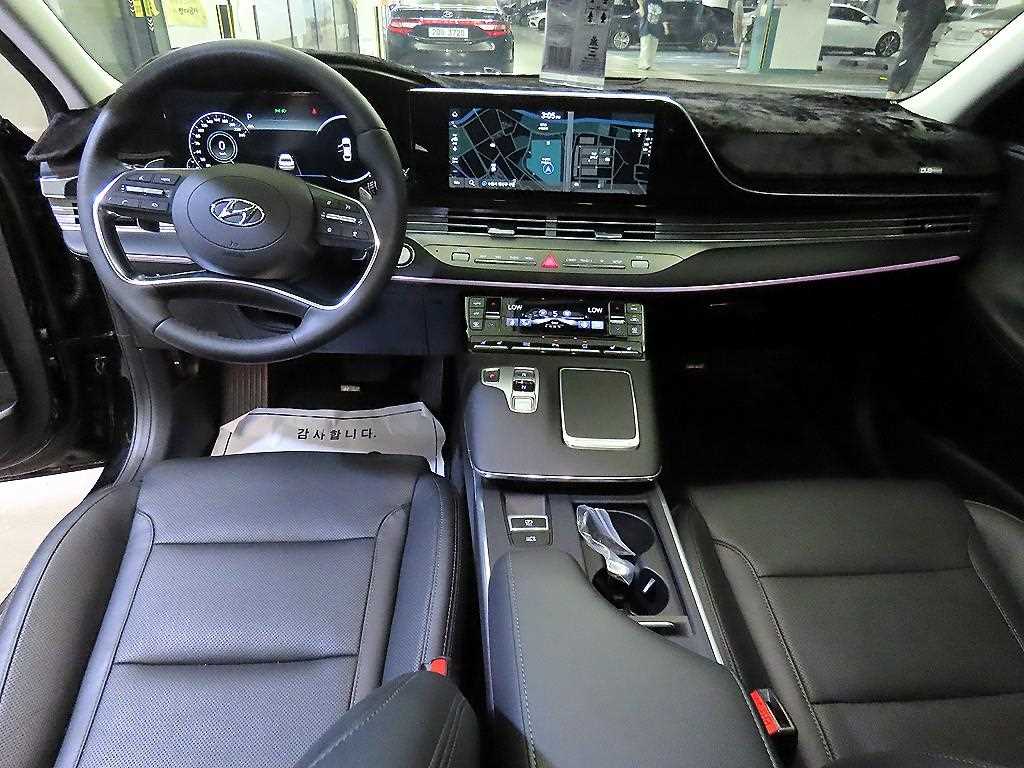 HYUNDAI Grandeur - Vista 10