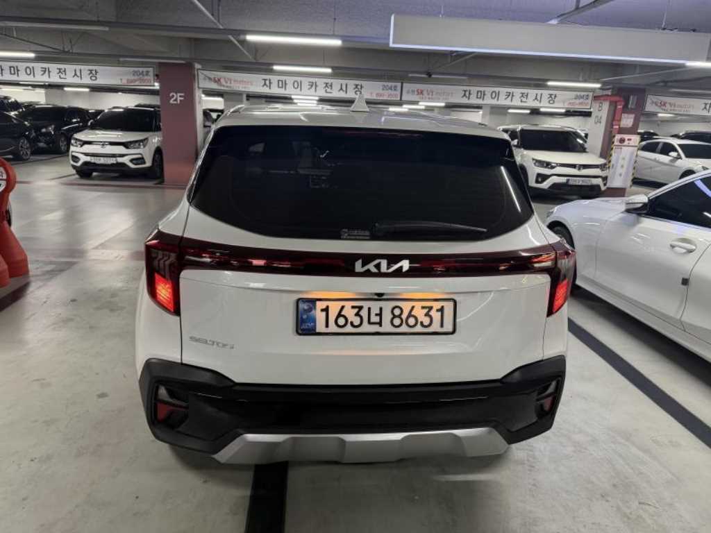 KIA Seltos - Vista 4