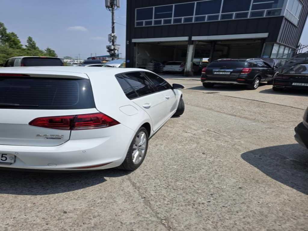Volkswagen Golf - Vista 7