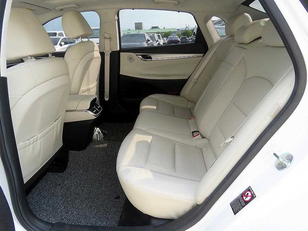 HYUNDAI Grandeur - Vista 7